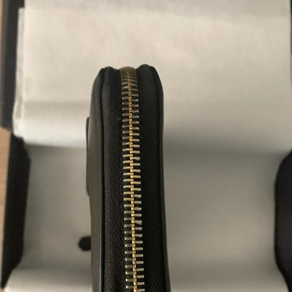 Authentic Preloved Prada Saffiano Fiocco Wallet with original box and cards - Picture 7 of 7